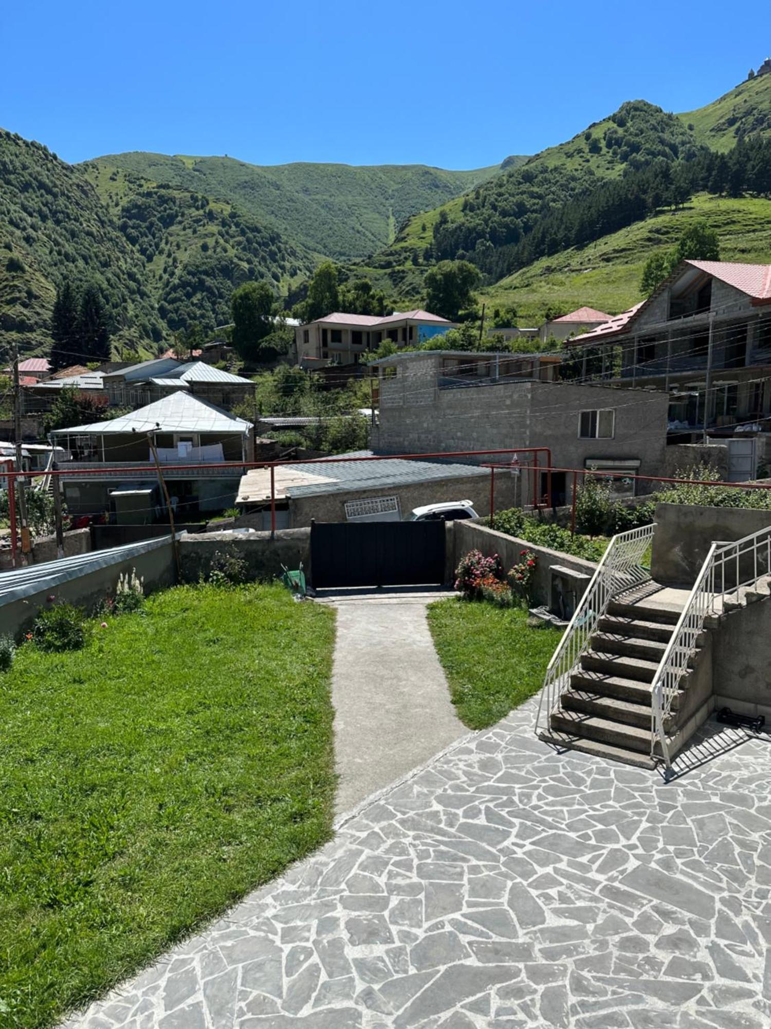 מלון Polaris Kazbegi מראה חיצוני תמונה